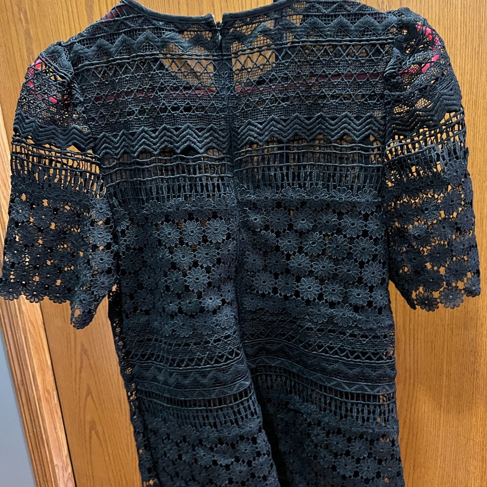 Express Black Cropped Ruffled Blouse - Picture 4 of 4